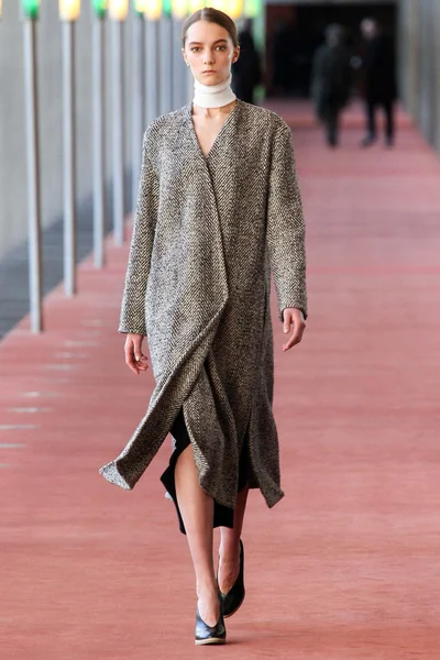 Look 1